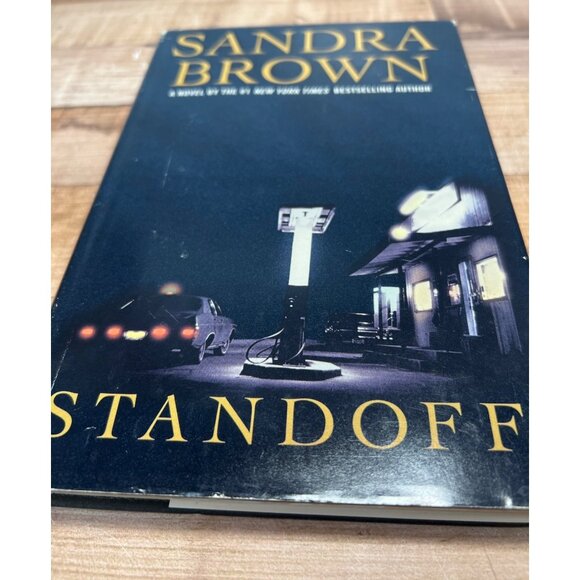 Standoff By Sandra Brown Hardcover Book - Picture 1 of 3